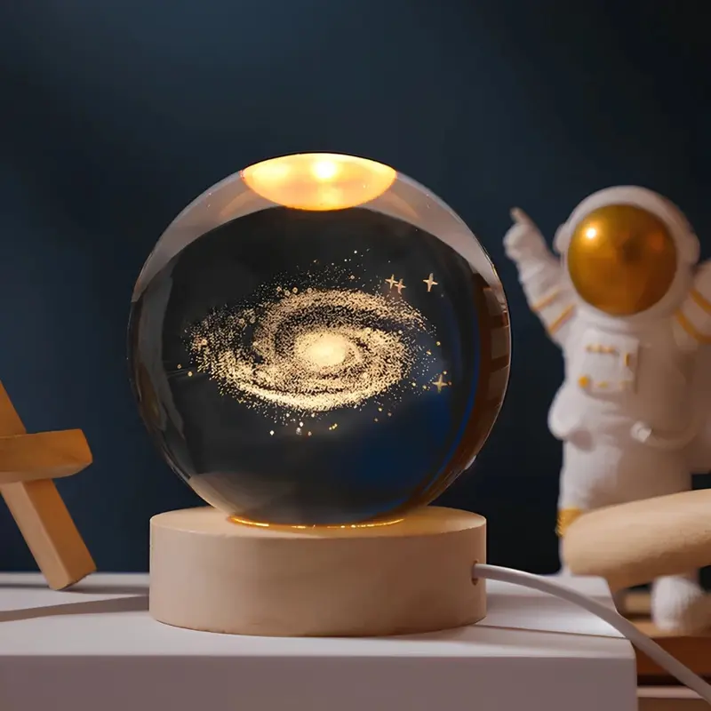 3D Kristallen Bol Lamp – Hemelse Gravure & Warm LED-Licht