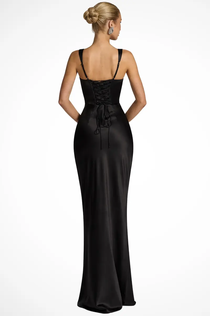 Amelia | Elegantes gerafftes Satin Maxikleid mit quadratischem Ausschnitt