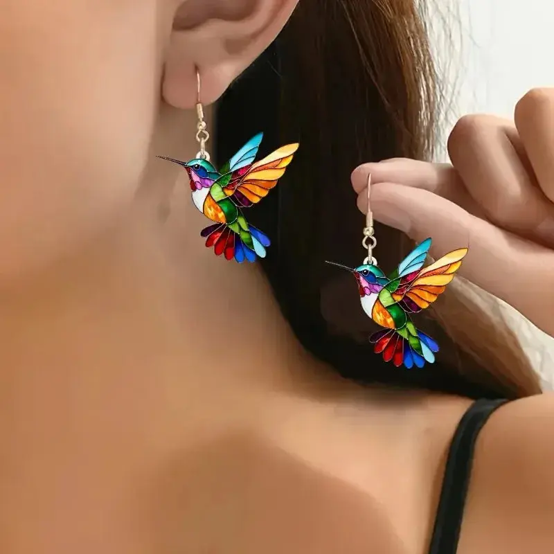 Aura | Farbenfrohe und elegante Kolibri Ohrringe
