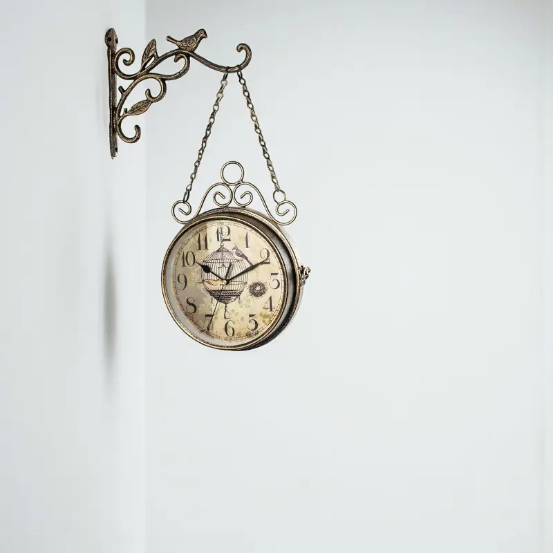 Bahnhof-Wanduhr - Vintage Bahnhof-Wanduhr