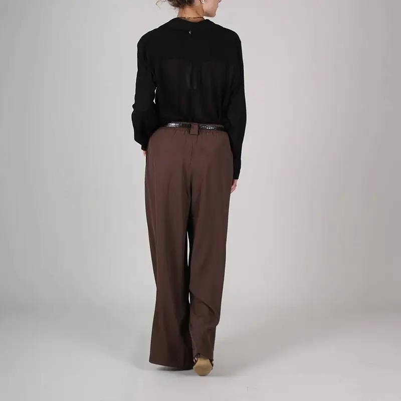 Damenhose mit weitem Bein und hoher Taille