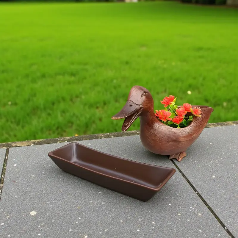 Entenförmiger - Blumentopf mit dekorativem Design