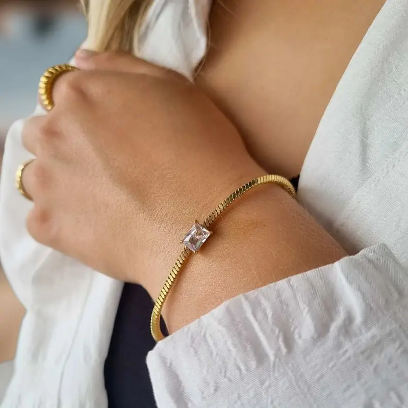 Goudkleurige Armband Met Steentje Alejandra