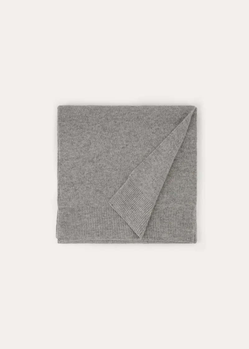 Grey Scarve