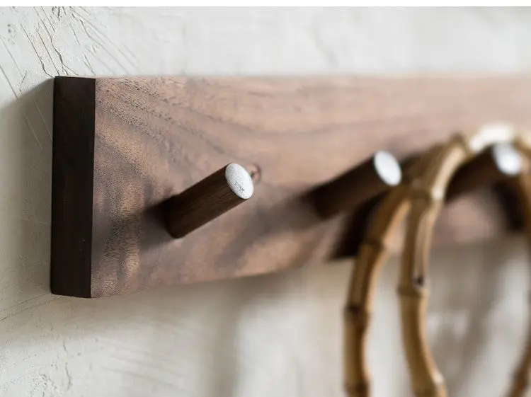 Jassenrek van massief hout – smal wandmodel met vier, vijf of zes haken