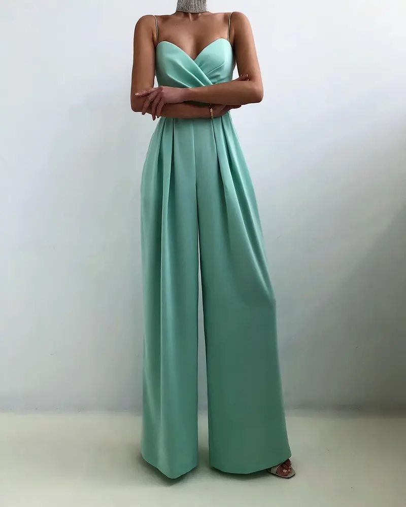 Jumpsuit Damen | Tiefer V-Ausschnitt & Weites Bein