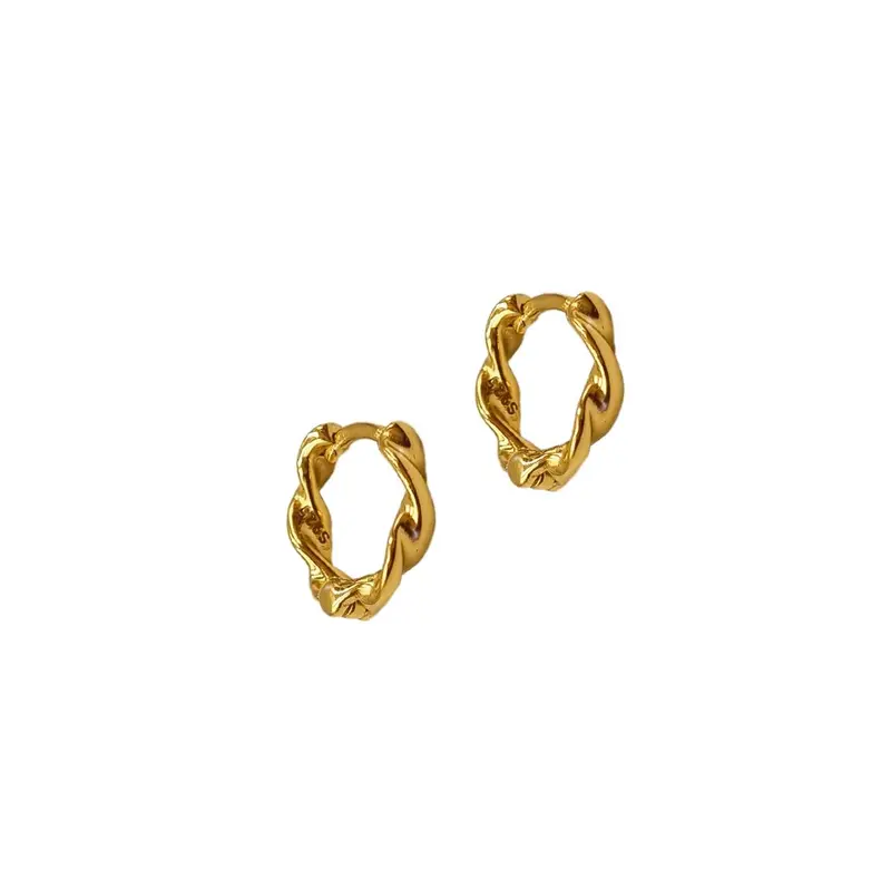 Kleine oorbellen verguld croissant | Twisted Huggie hoops
