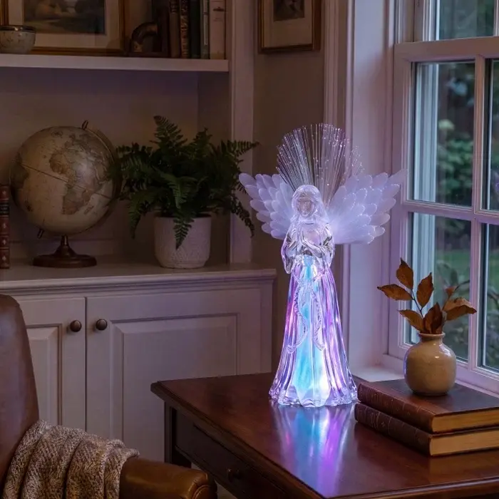 Lichtgevende engel met glasvezel – beeldje dat langzaam van kleur verandert