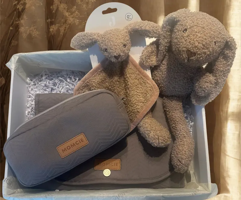 MOMCIE Everyday Comfort Giftbox (Greige)