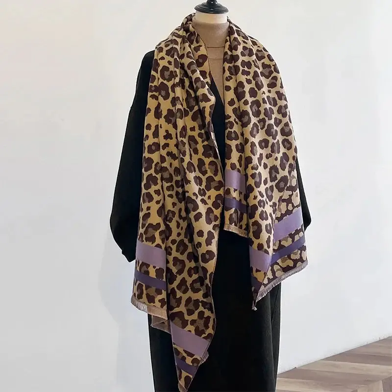 Omslagsjaal 200 x 70 cm – zacht weefsel, 300 gram, aan twee zijden afgewerkt