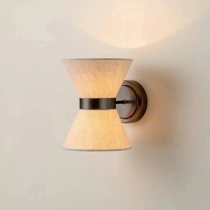 Parietta - Wabi-Sabi-Wandleuchte mit Stoffschirm und nach
