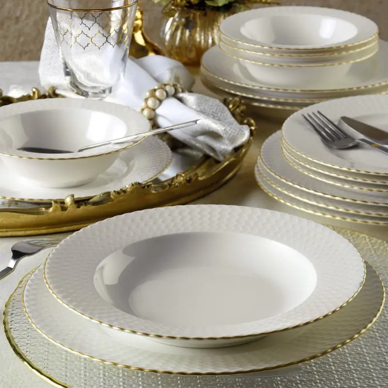 Porcelain Dinnerware Set – White with Gold Accents, 24-Piece Set for 6 People, Modern Design for the Dining Table