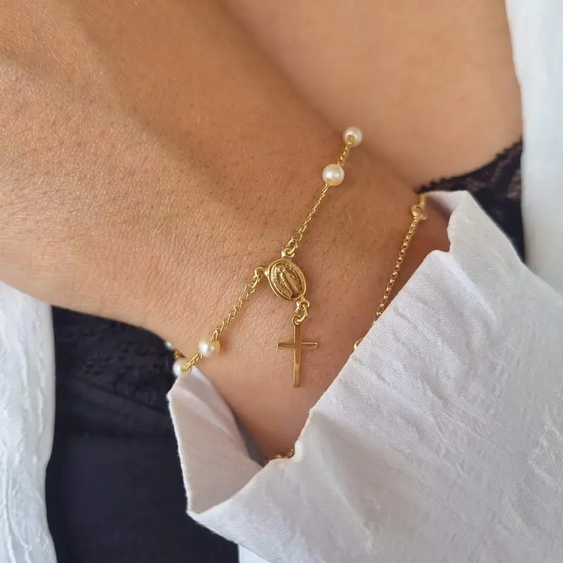 Rozenkrans armband met kruis en imitatie parels goldfilled