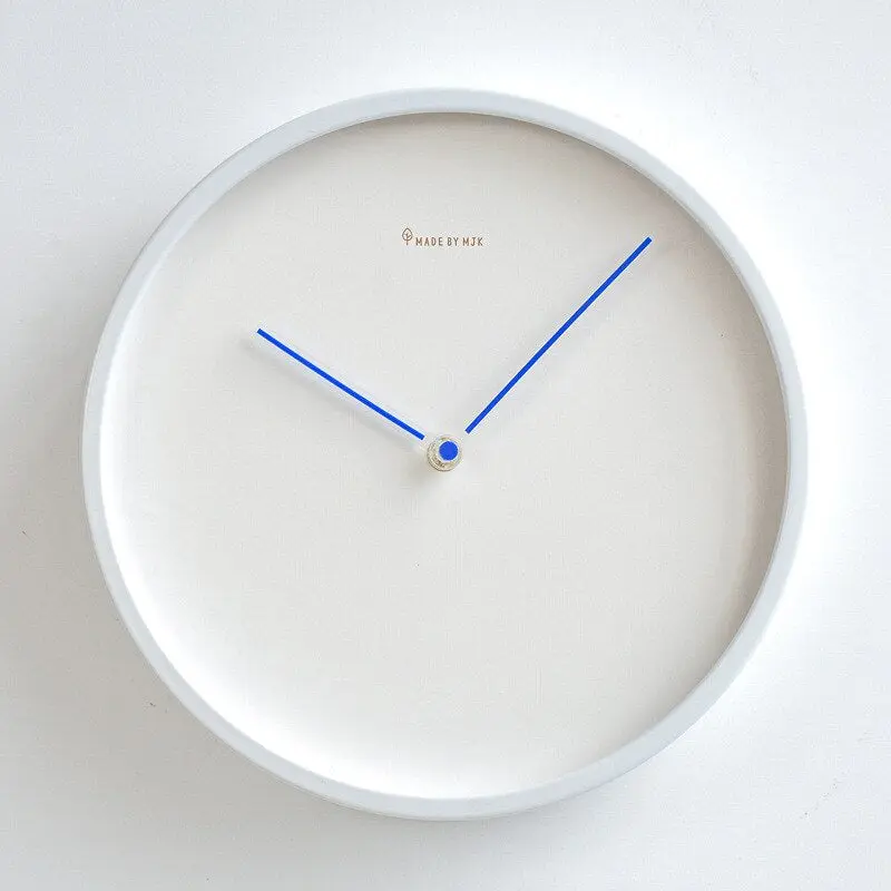 Scandinavisch Wandklok met Minimalisische Kleuren
