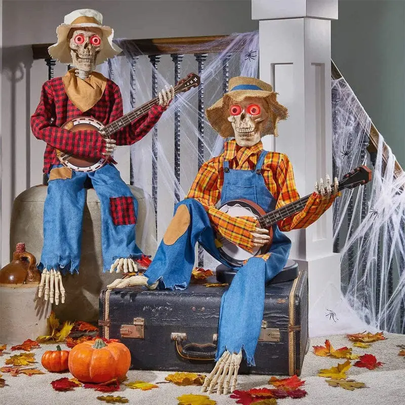 Sensordecoratie skeletten – muziek, spraak en ogen die meeknipperen