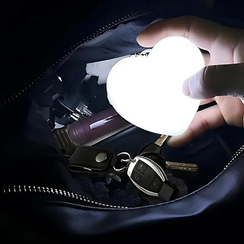 Tashlampje – compact aanraaklampje dat je tas in seconden verlicht