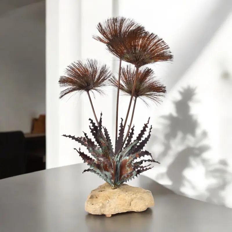 Vintage John Steck “Desert Rose” Brutalistische Metaal en Steen Sculptuur