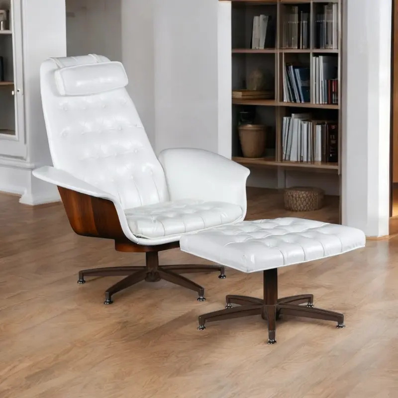 Vintage witte relaxfauteuil in Plycraft George Mulhauser stijl met en voetenbank