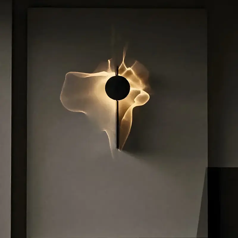 Wandlamp met 180° draaibare kop en golvende lichtprojectie