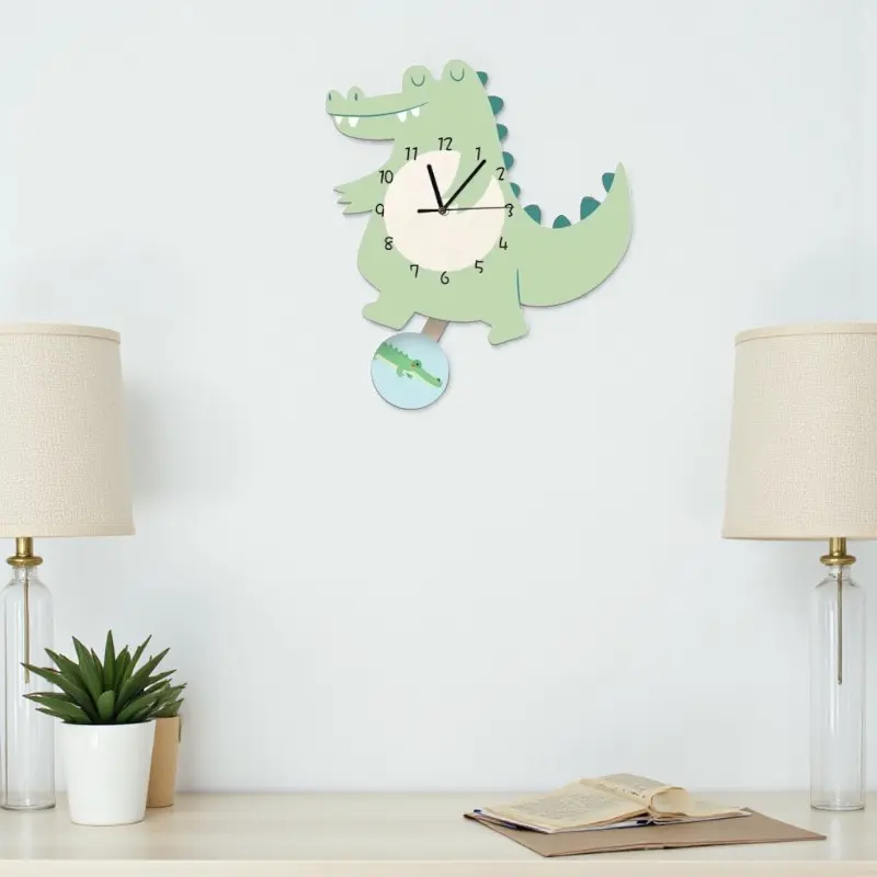 Wanduhr - Cartoon-Design mit Pendel