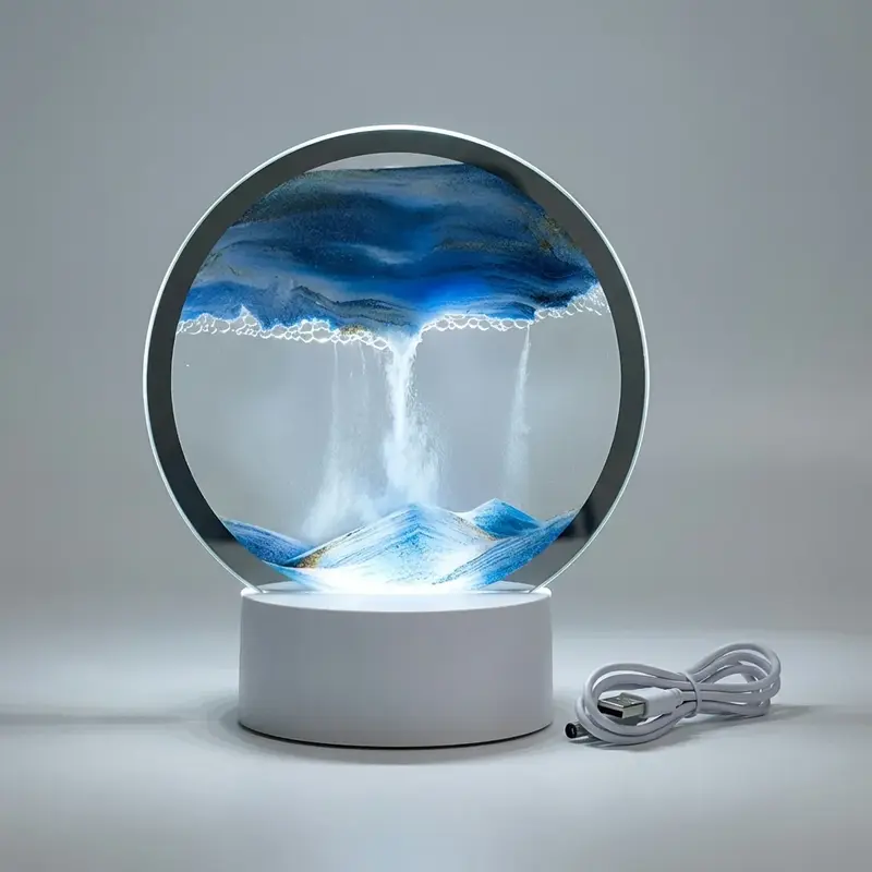 Zandschilderij met ledlicht – gekleurd zand achter glas op een voet in houtlook