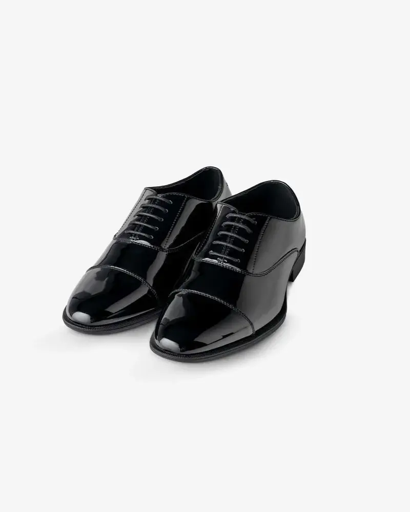 Zwarte lakleren schoenen